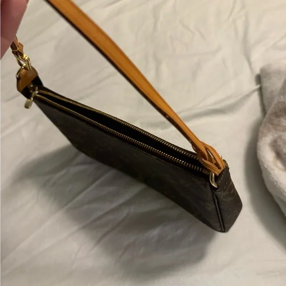 Louis Vuitton Monogram Pochette Accessoires – Authentic, Made in France - Picture 7 of 11